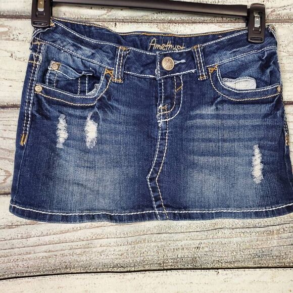 Amethyst Distressed Denim Skirt Juniors Size 3 Blue Jean Mini Embroidered Pocket - Picture 1 of 6